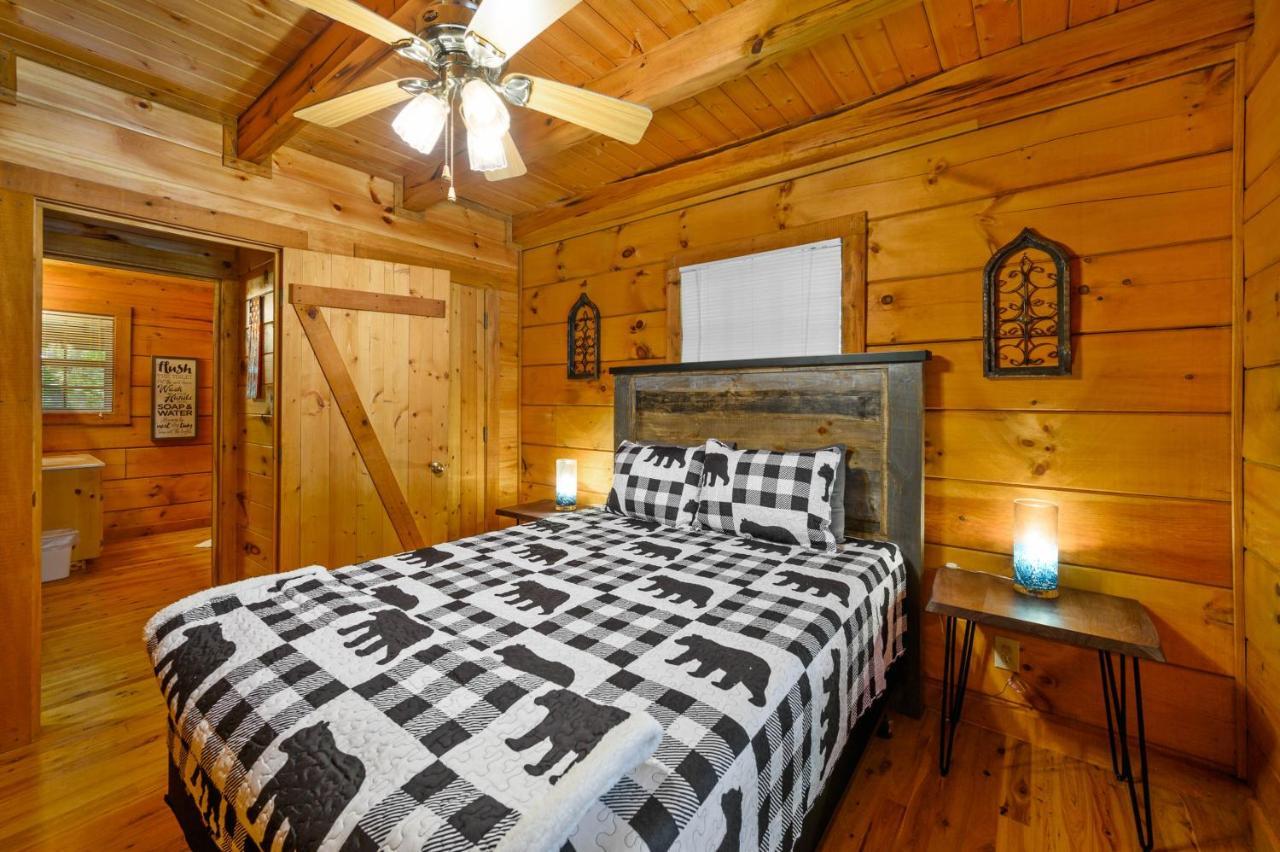 Gypsy Road - Privacy! Log Cabin With Hot Tub, Wifi, Directv And Arcade Sevierville Εξωτερικό φωτογραφία