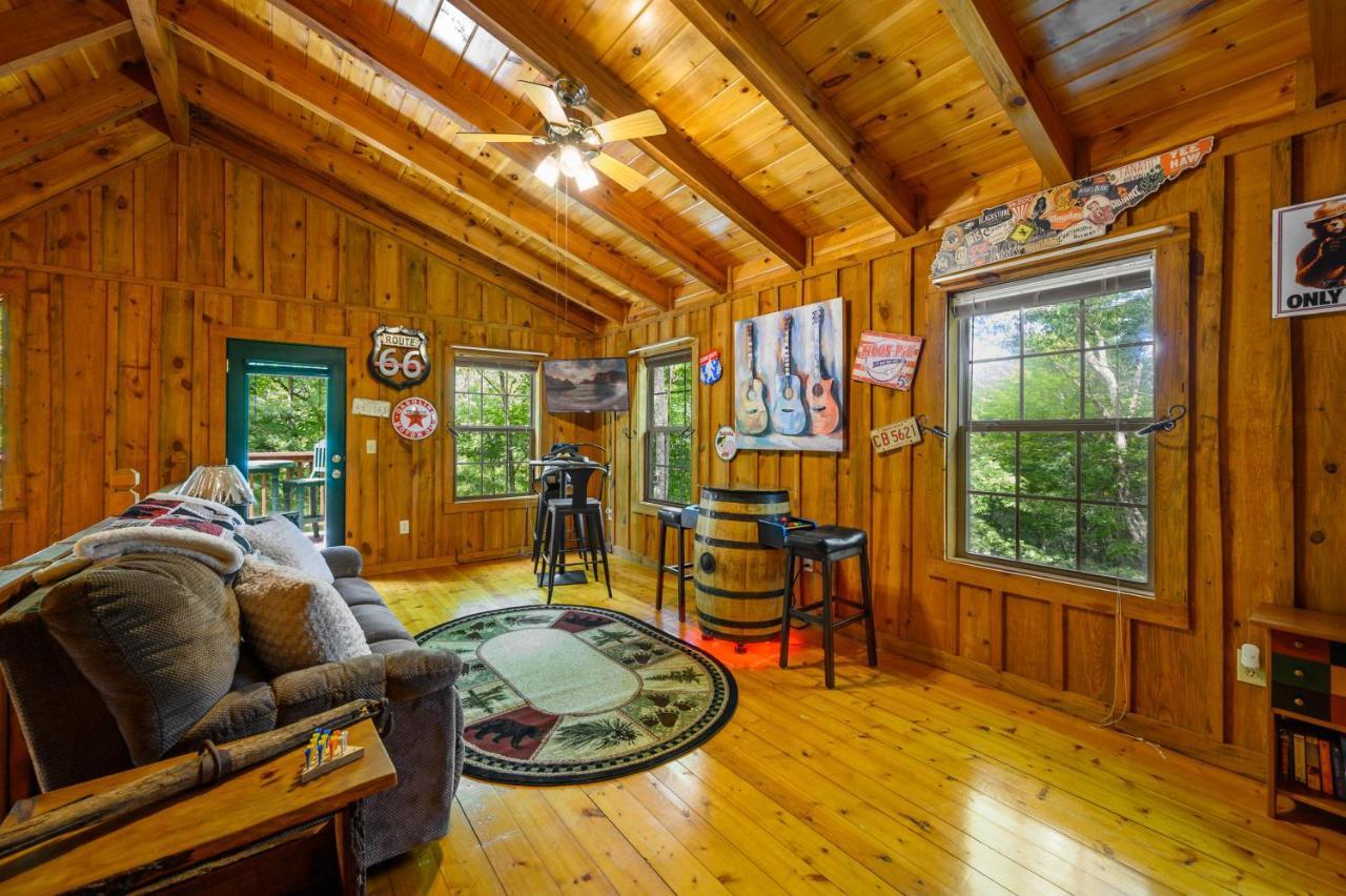 Gypsy Road - Privacy! Log Cabin With Hot Tub, Wifi, Directv And Arcade Sevierville Εξωτερικό φωτογραφία