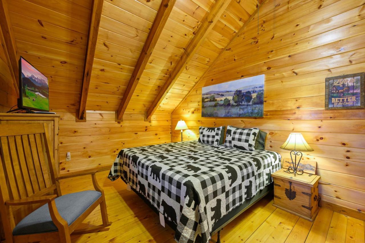 Gypsy Road - Privacy! Log Cabin With Hot Tub, Wifi, Directv And Arcade Sevierville Εξωτερικό φωτογραφία