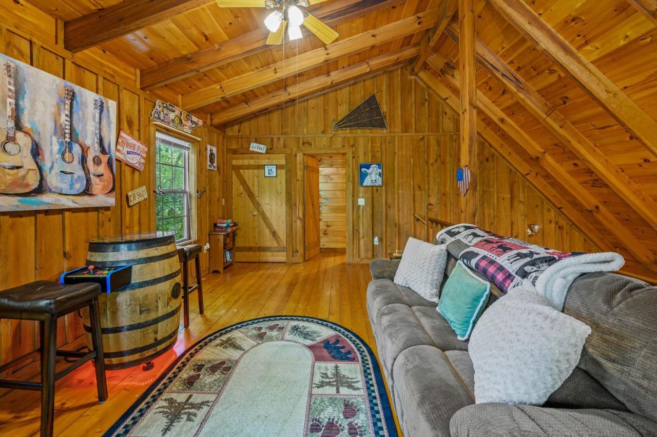Gypsy Road - Privacy! Log Cabin With Hot Tub, Wifi, Directv And Arcade Sevierville Εξωτερικό φωτογραφία