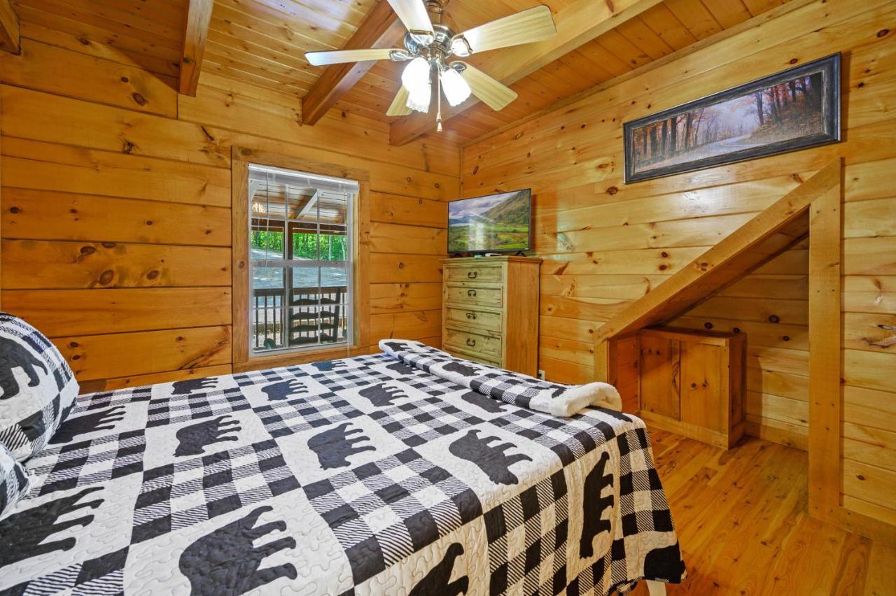 Gypsy Road - Privacy! Log Cabin With Hot Tub, Wifi, Directv And Arcade Sevierville Εξωτερικό φωτογραφία