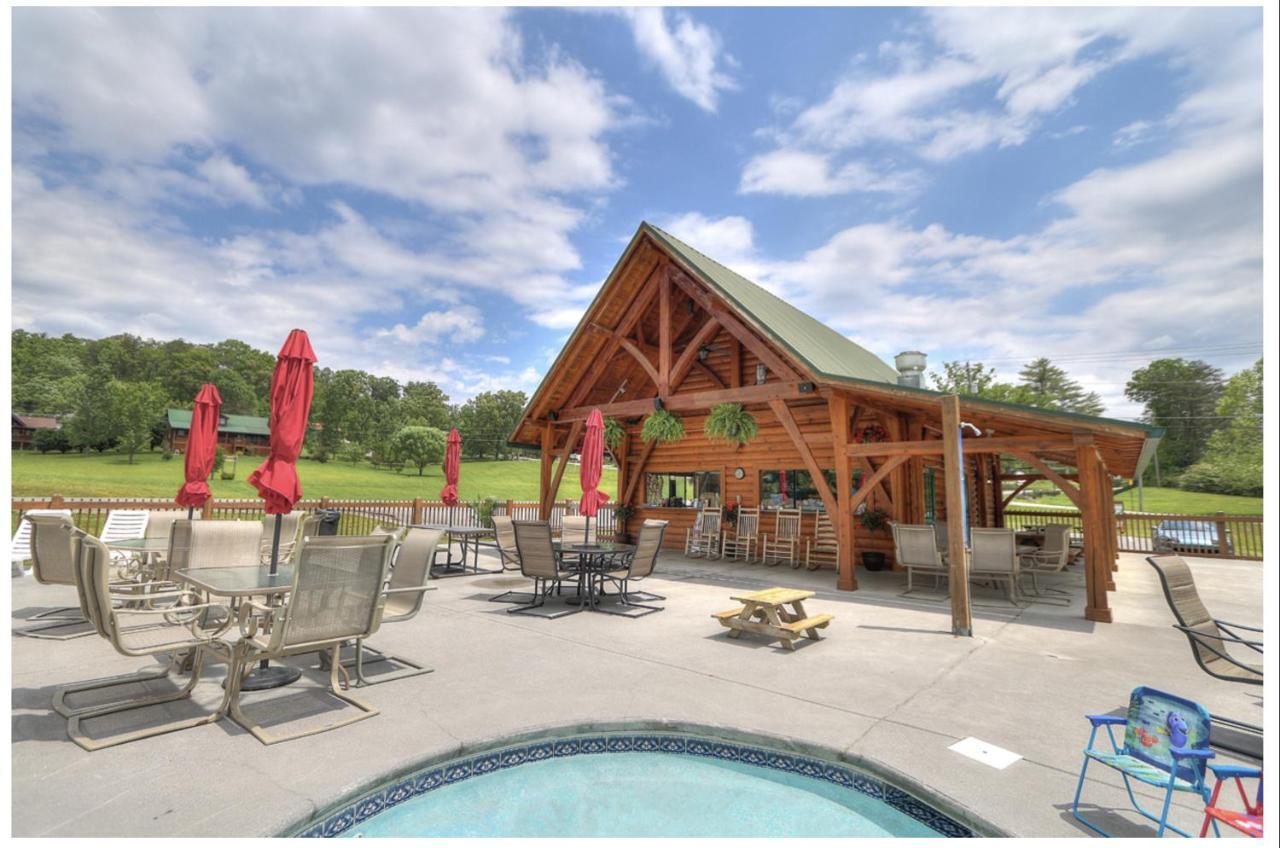 Gypsy Road - Privacy! Log Cabin With Hot Tub, Wifi, Directv And Arcade Sevierville Εξωτερικό φωτογραφία